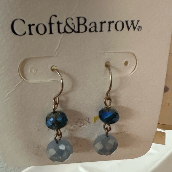 2 sets of earrings - Picture 2 of 6